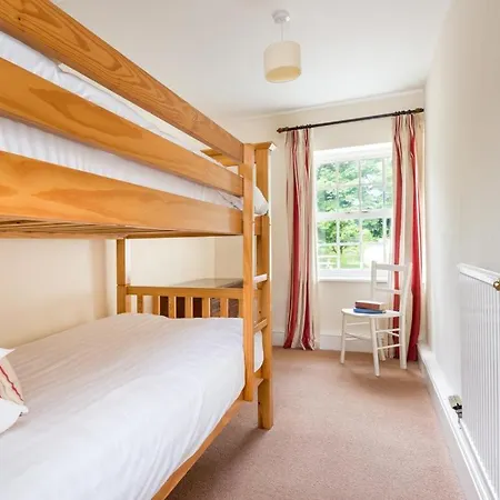 6 Bed In Sz151 *