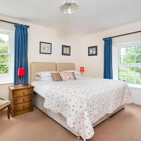 Holiday home 6 Bed In Sz151